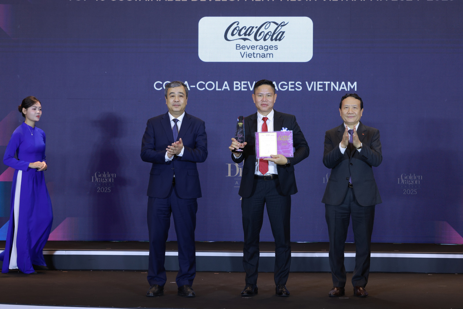 Coca-Cola Việt Nam được vinh danh là một trong 10 doanh nghiệp bền vững - Ảnh 2