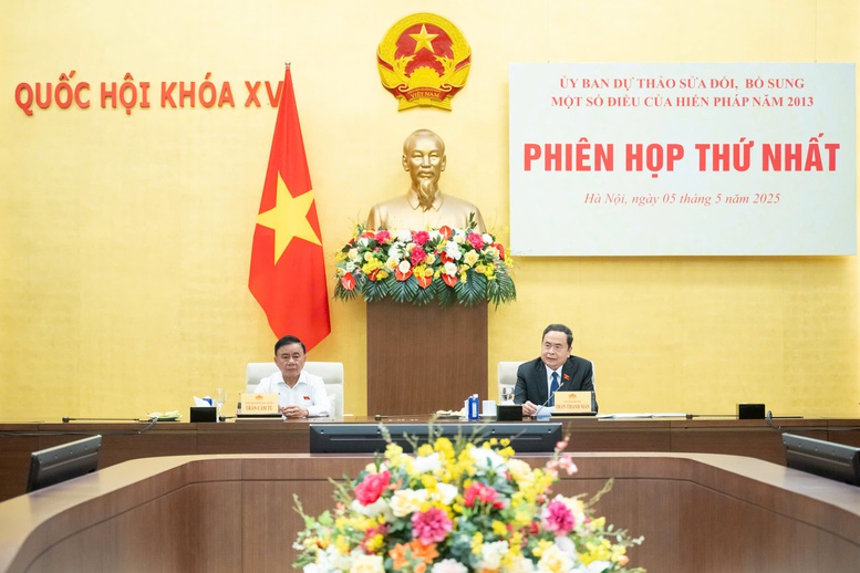 Từ hôm nay (6/5) tổ chức lấy ý kiến Nhân dân về dự thảo sửa đổi, bổ sung một số điều của Hiến pháp - Ảnh 1