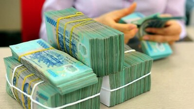 Tiền gửi ngân hàng lập đỉnh mới dù lãi suất vẫn thấp