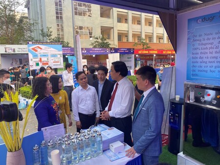 Nước uống học đường – Giải pháp mới mang tính chiến lược