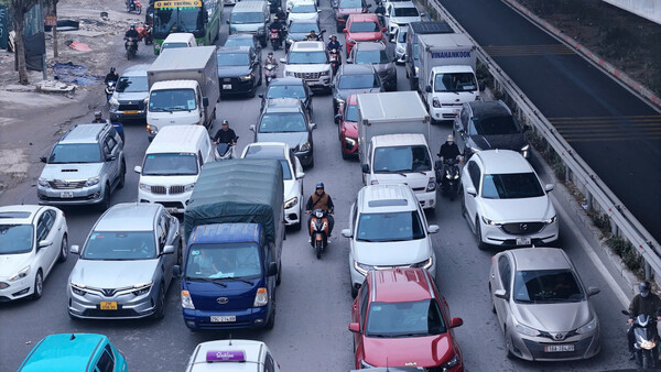Sắp hạn chế phương tiện có mức phát thải cao ở Hà Nội, TP. HCM