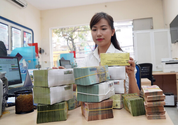 Lãi suất ngân hàng ngày 30/5: Biến động mạnh theo kỳ hạn và ngân hàng